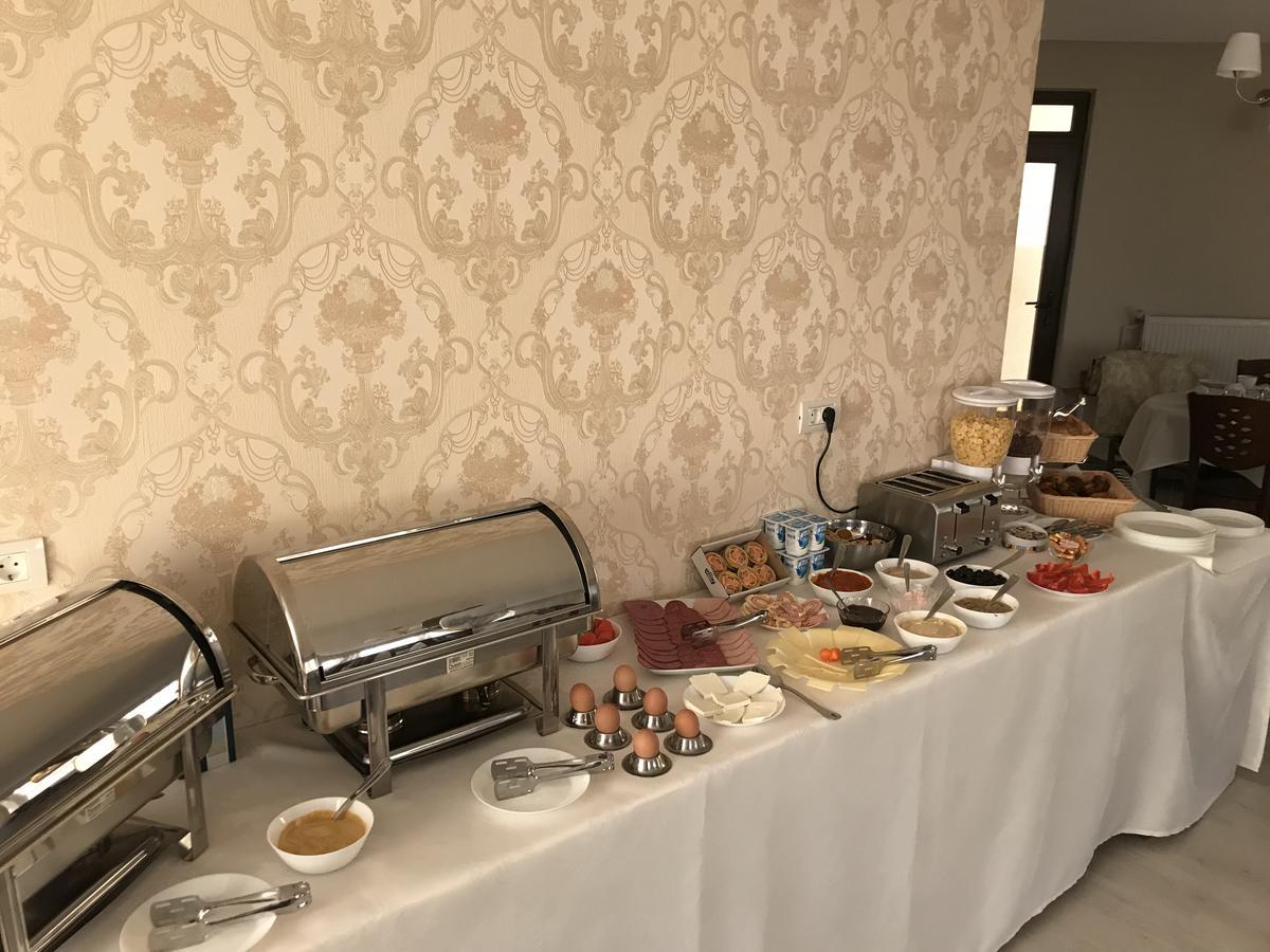 Hotel Promenada Мамая Екстериор снимка