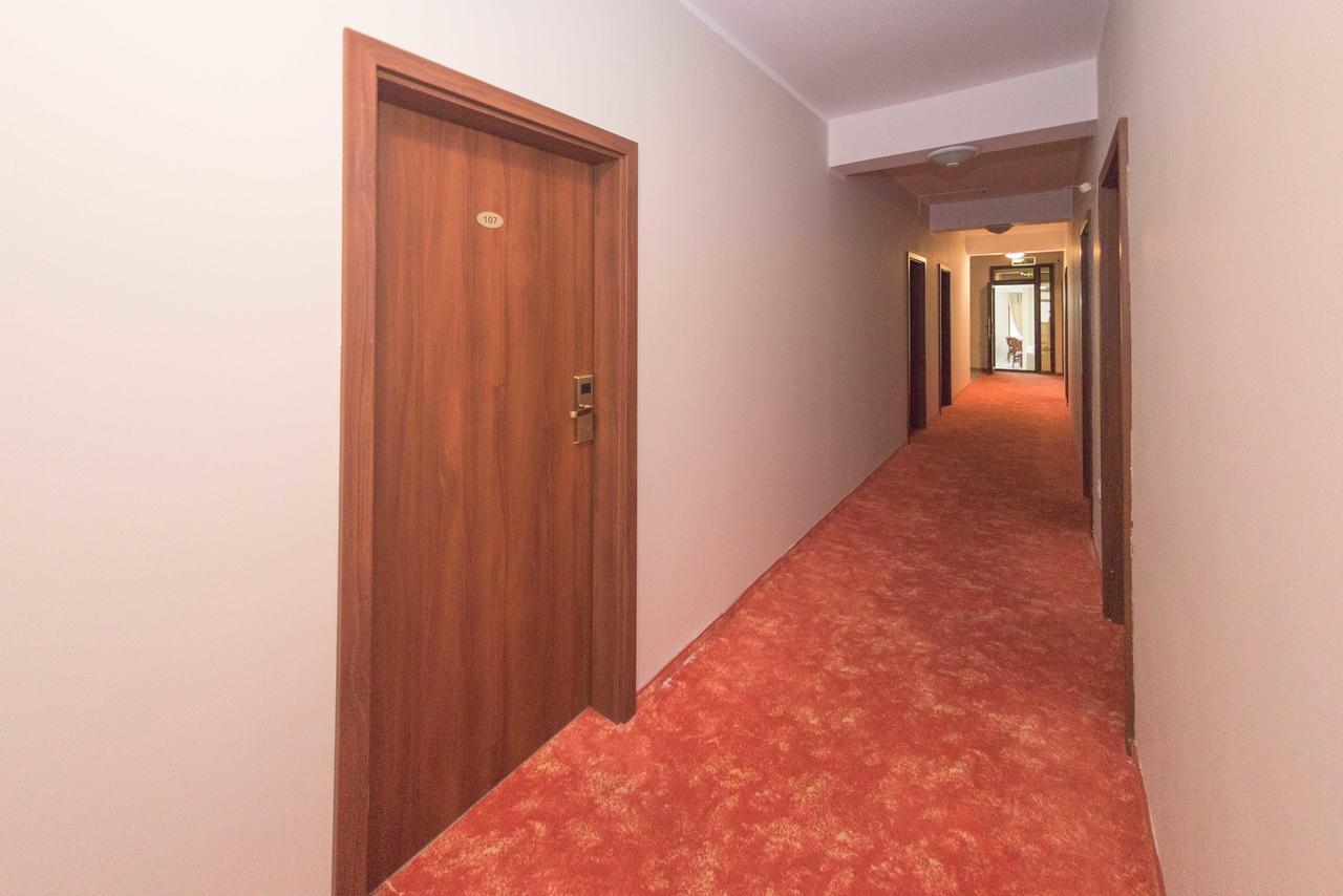 Hotel Promenada Мамая Екстериор снимка