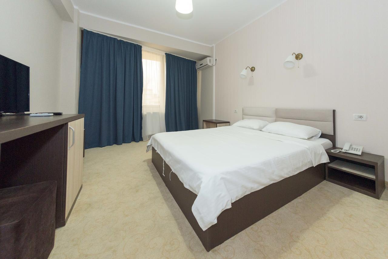 Hotel Promenada Мамая Екстериор снимка