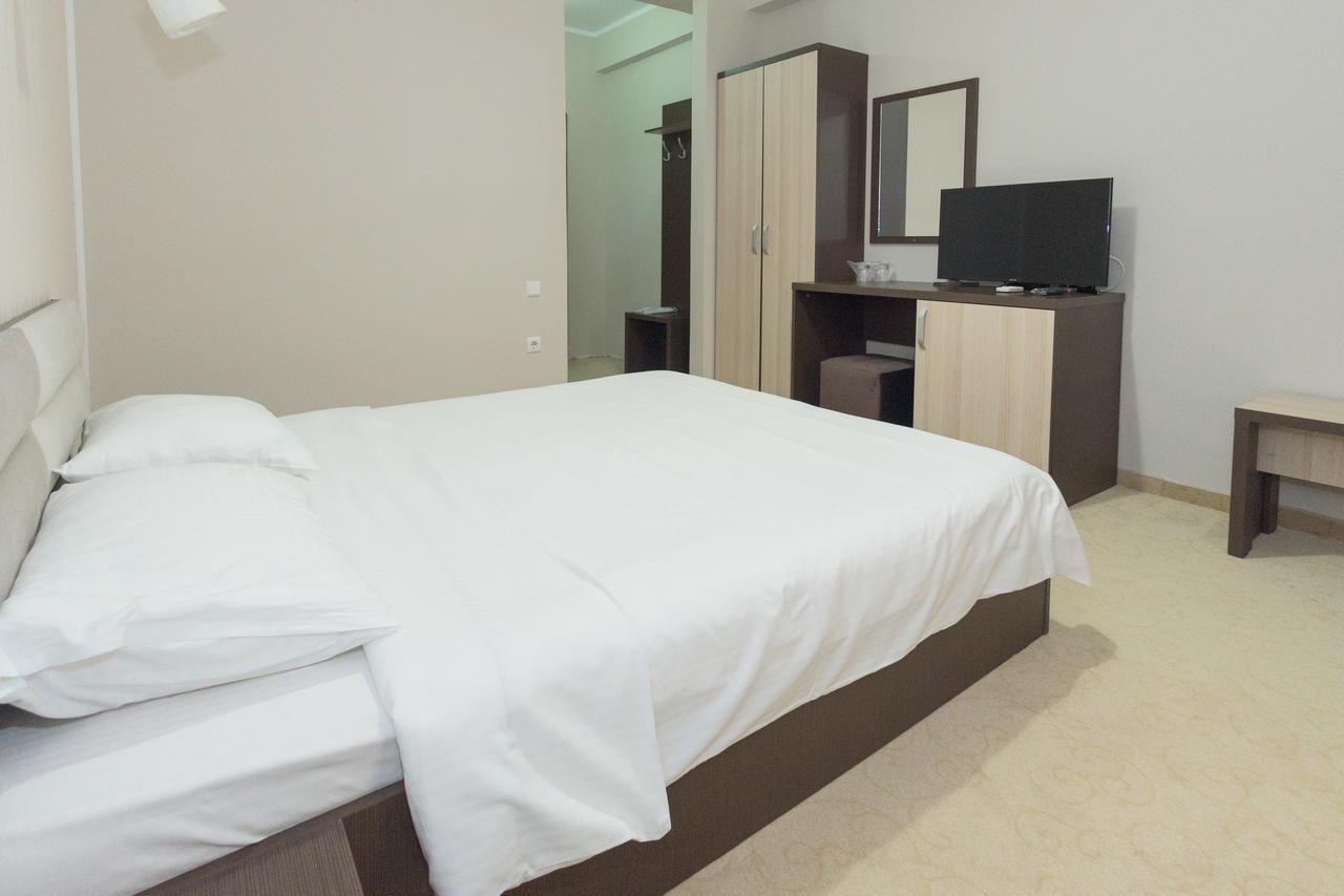 Hotel Promenada Мамая Екстериор снимка