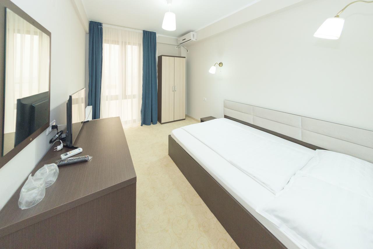 Hotel Promenada Мамая Екстериор снимка