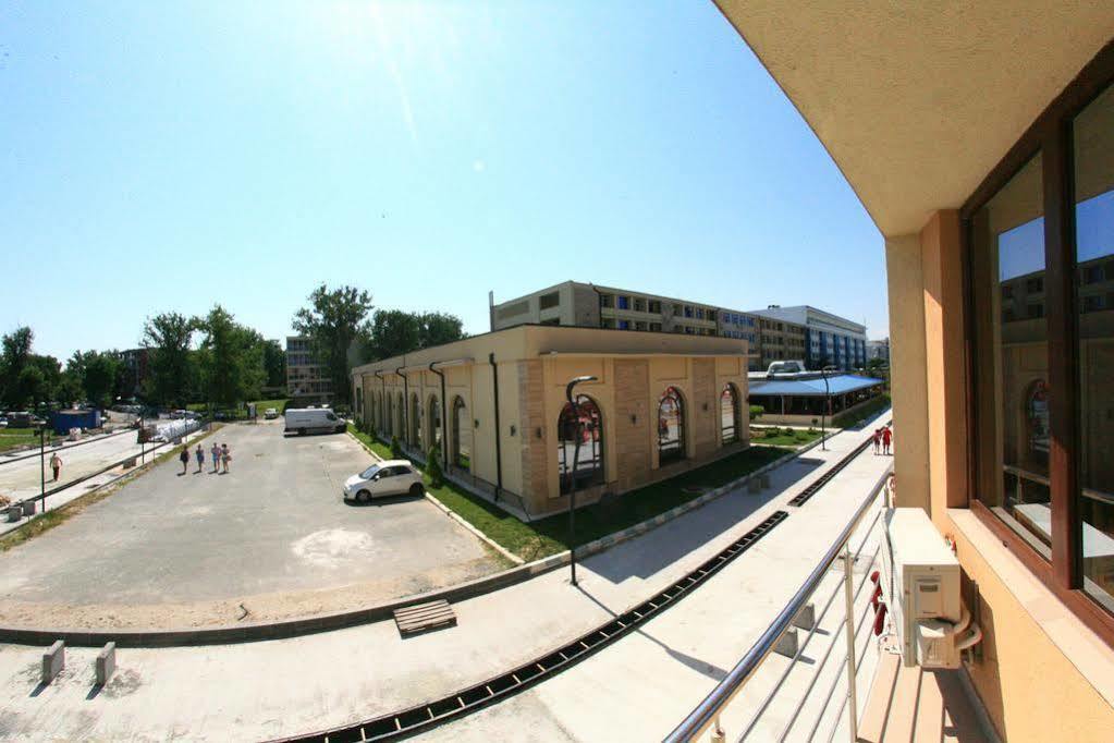 Hotel Promenada Мамая Екстериор снимка